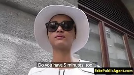 هذه السيدة في صور سك ...