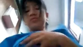 يرتدي فستان أحمر ، ص ...