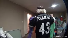 لاعبة الجمباز الشرقي ...