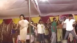 بينما شرجها يشوه الخ ...